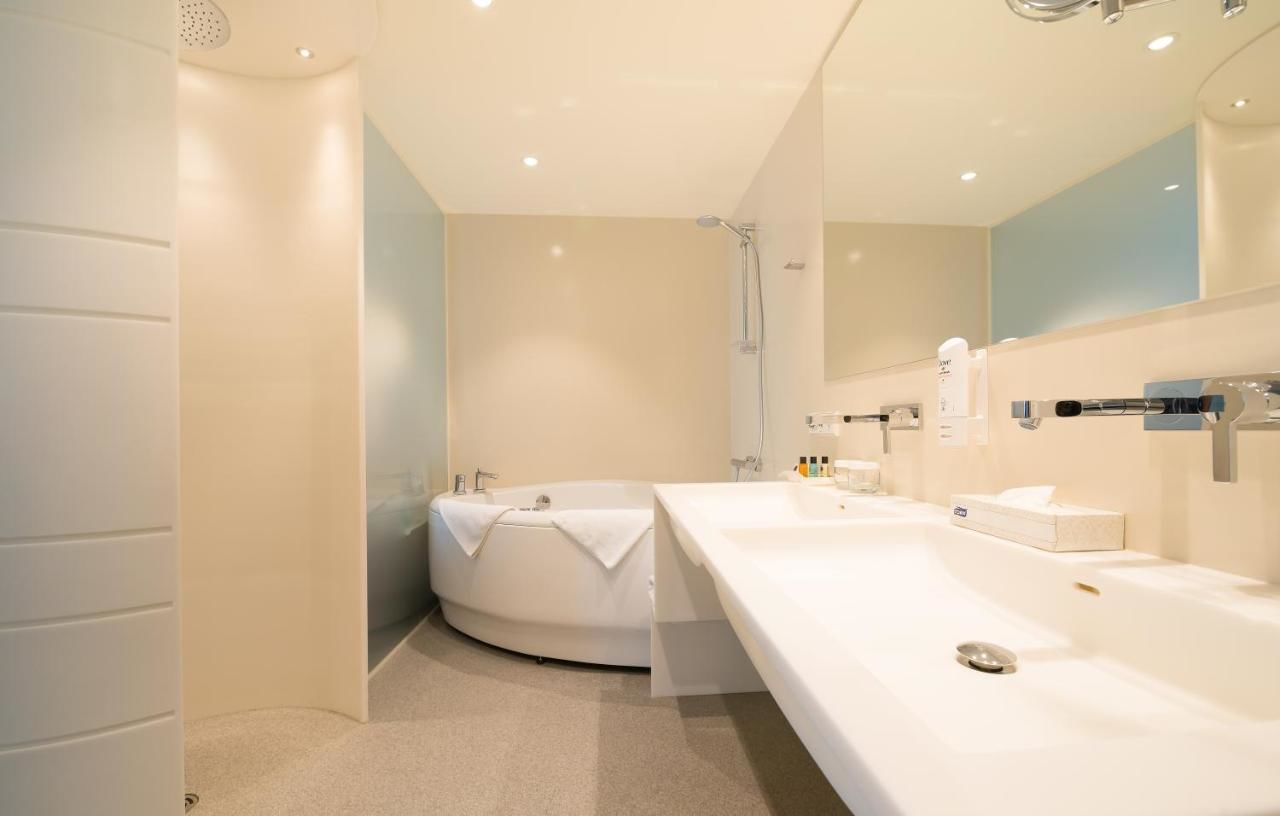 Отель Holiday Inn Vilnius Вильнюс-35