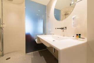 Отель Holiday Inn Vilnius Вильнюс Представительский двухместный номер с 1 кроватью-2