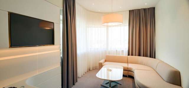 Отель Holiday Inn Vilnius Вильнюс-7